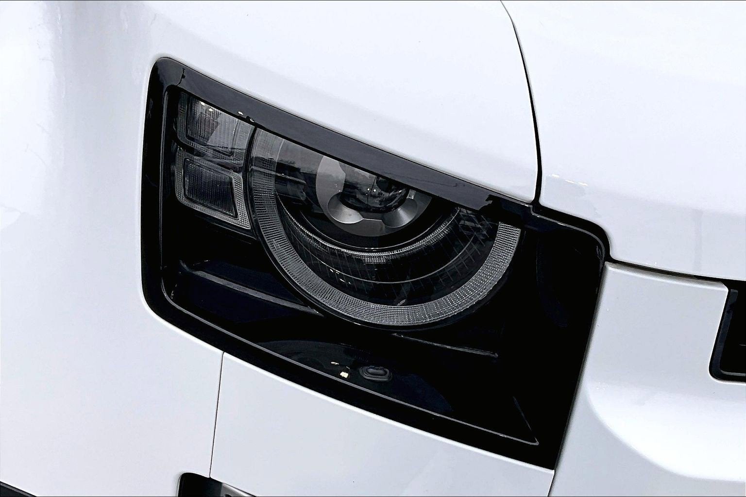 2022 Land Rover Defender SE