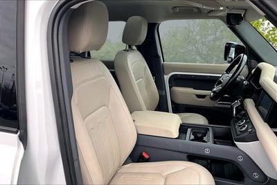 2022 Land Rover Defender SE