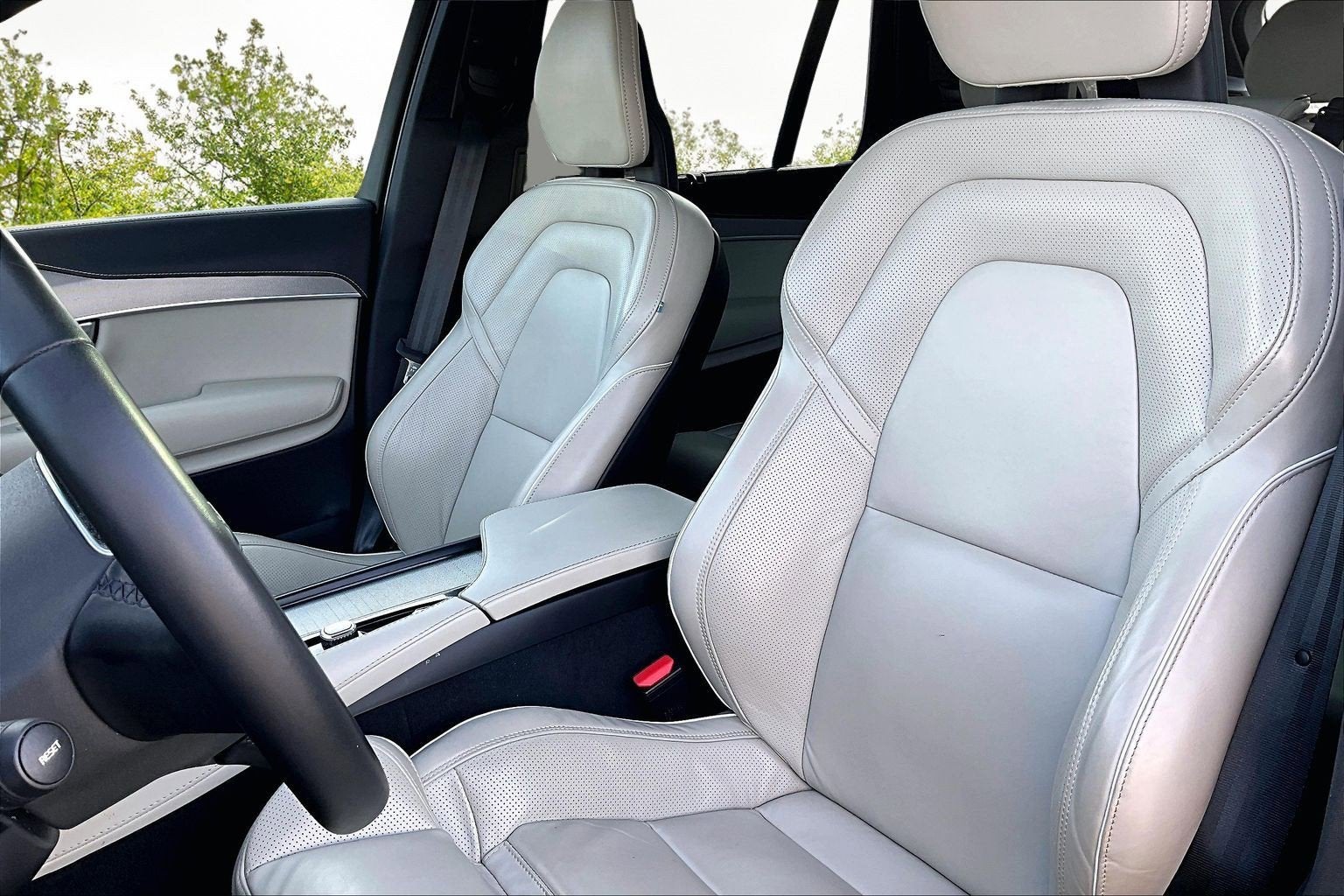 2022 Volvo XC90 Recharge Plug-In Hybrid R-Design