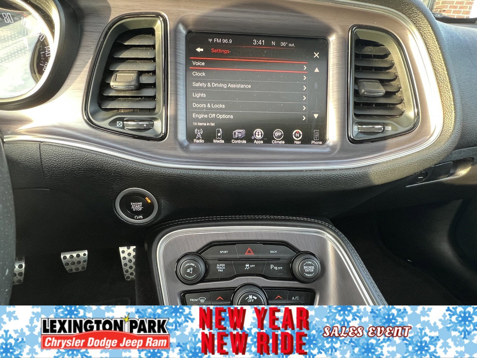 2016 Dodge Challenger R/T Shaker