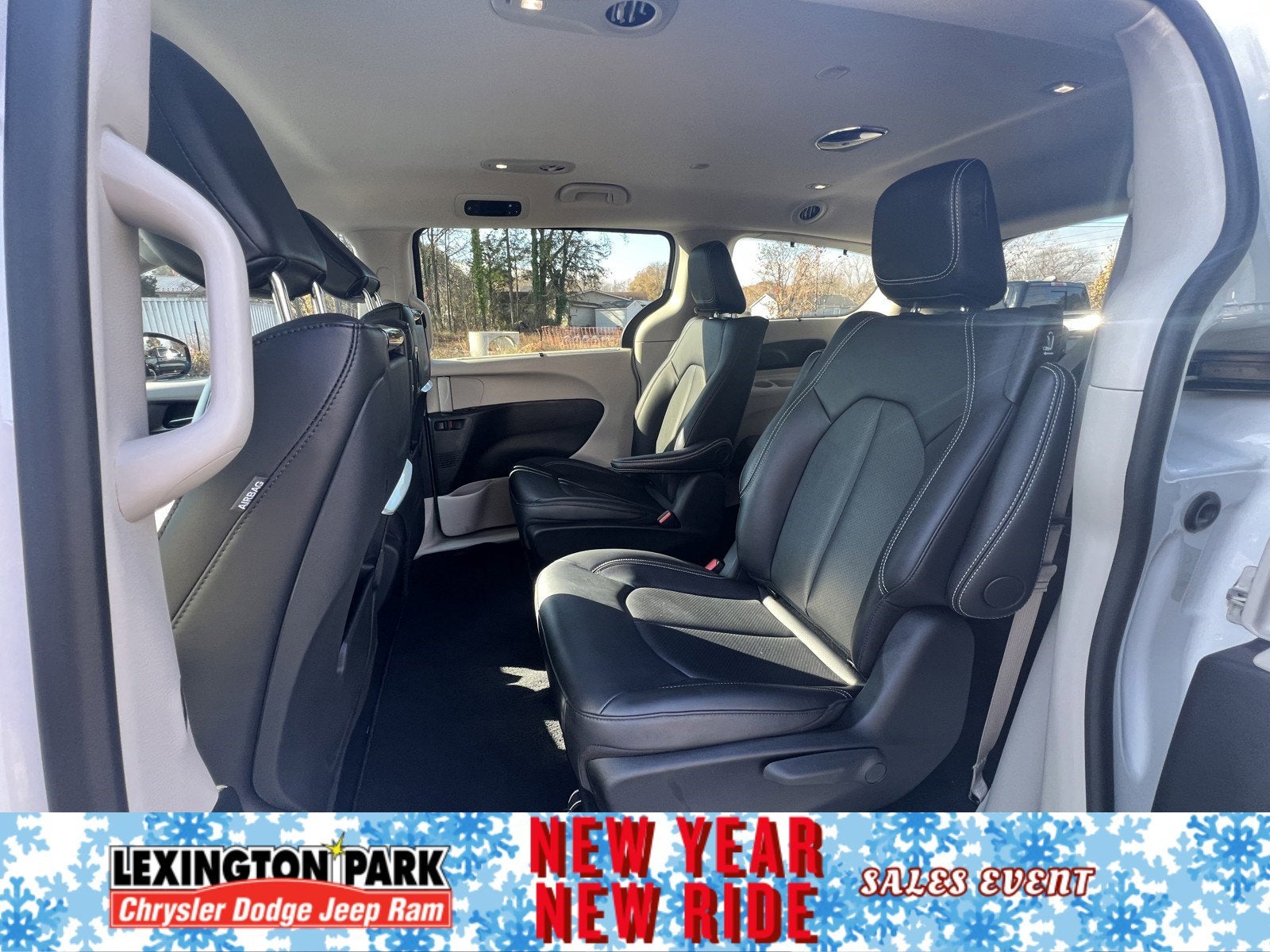 2024 Chrysler Pacifica Hybrid Select