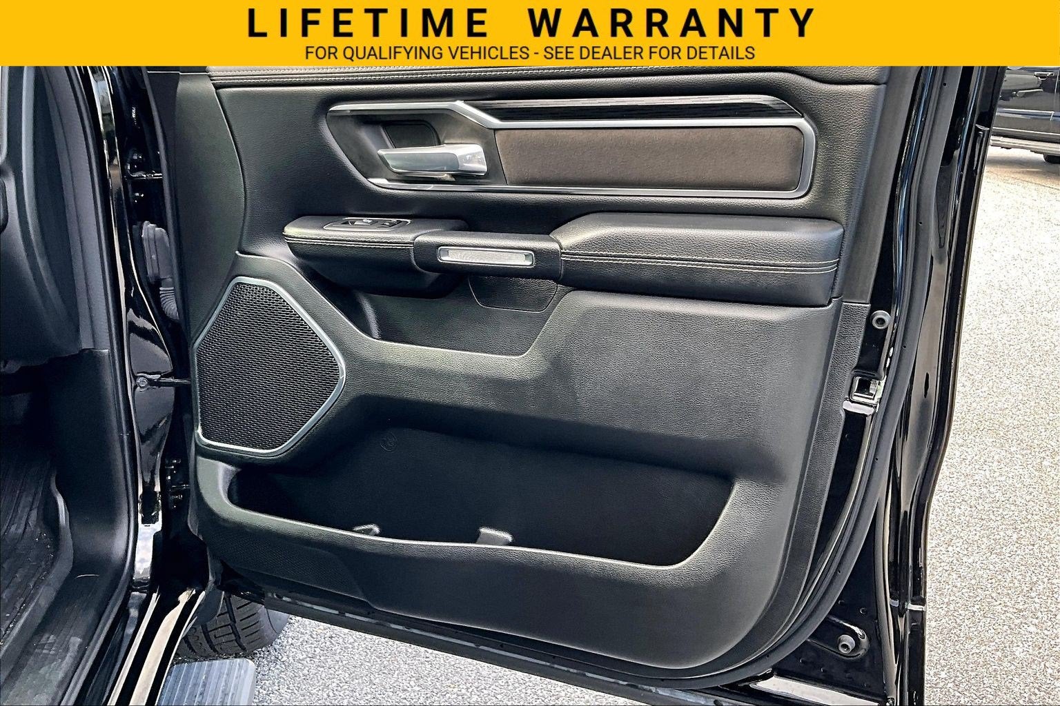 2024 RAM 1500 Laramie Crew Cab 4x4 5'7" Box