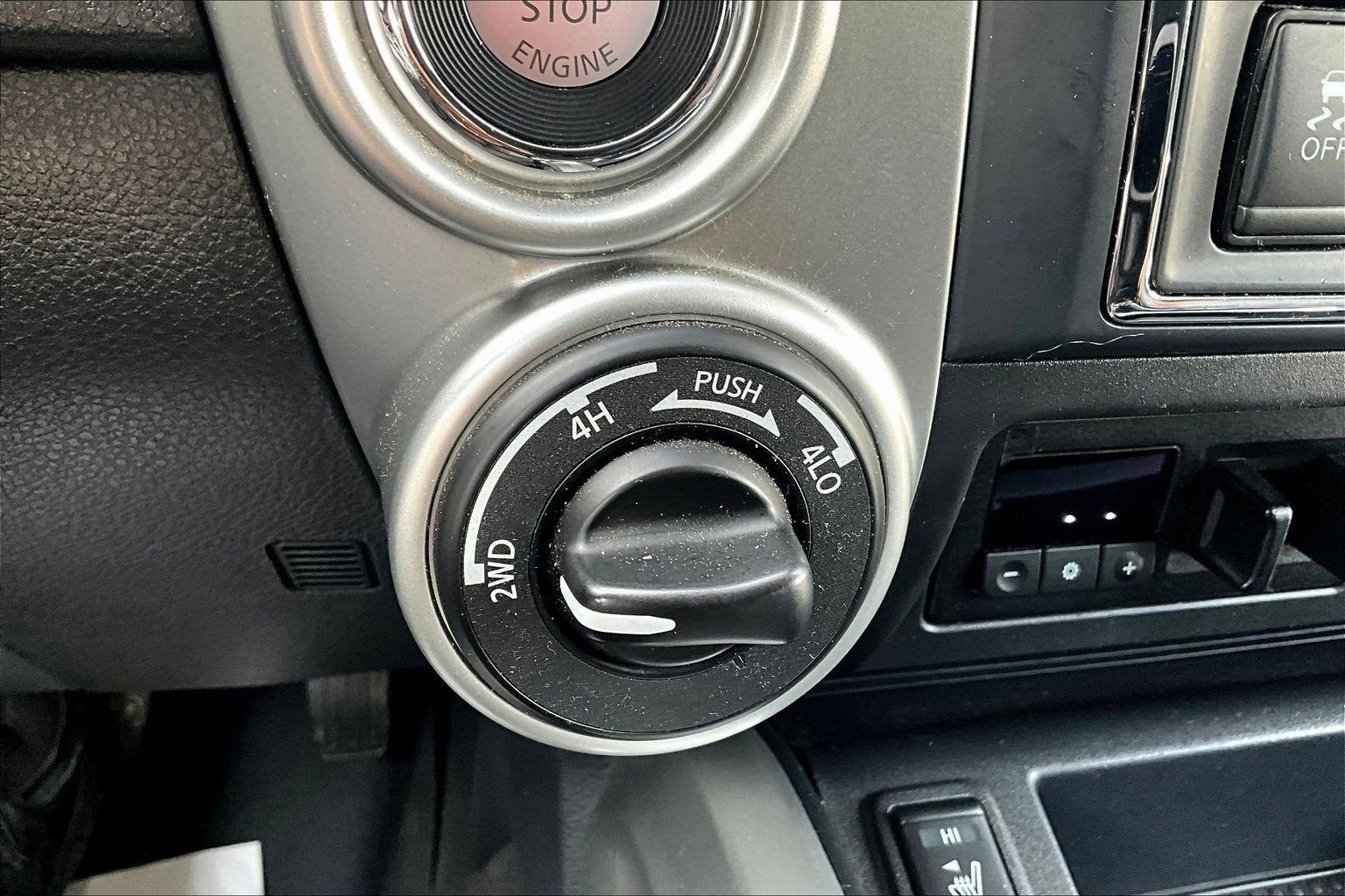 2020 Nissan TITAN King Cab SV 4x4