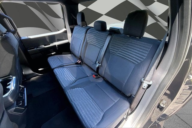 2022 Ford F-150 STX 4WD V8