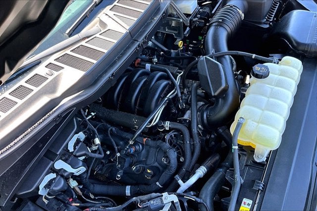 2022 Ford F-150 STX 4WD V8