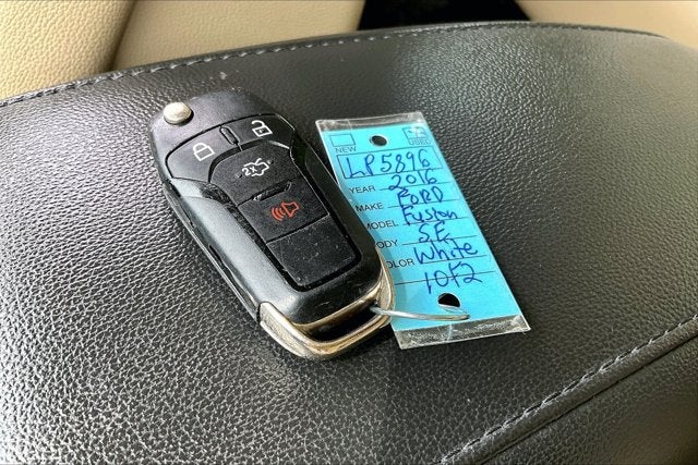 2016 Ford Fusion SE