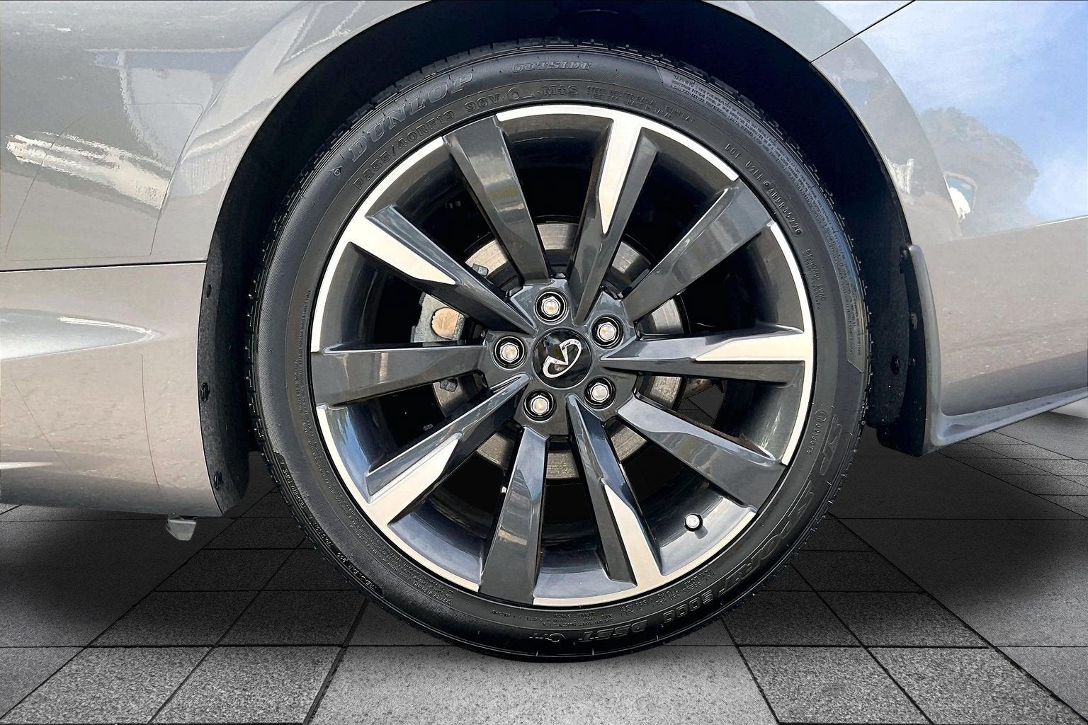 2022 INFINITI Q60 LUXE