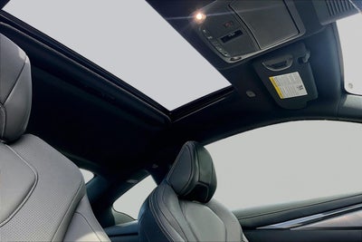 2022 INFINITI Q60 LUXE