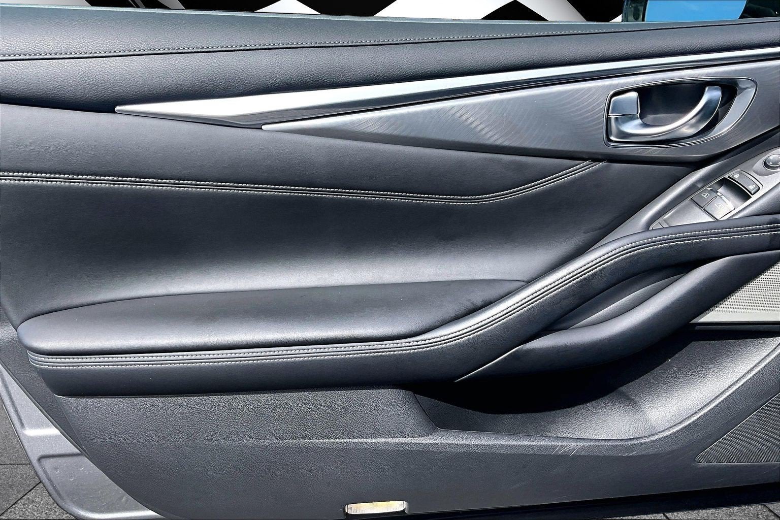 2022 INFINITI Q60 LUXE