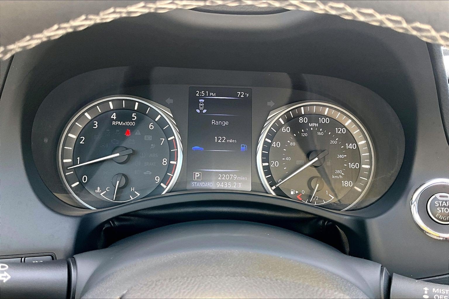 2022 INFINITI Q60 LUXE