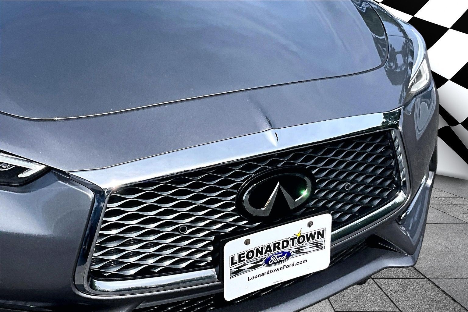 2022 INFINITI Q60 LUXE