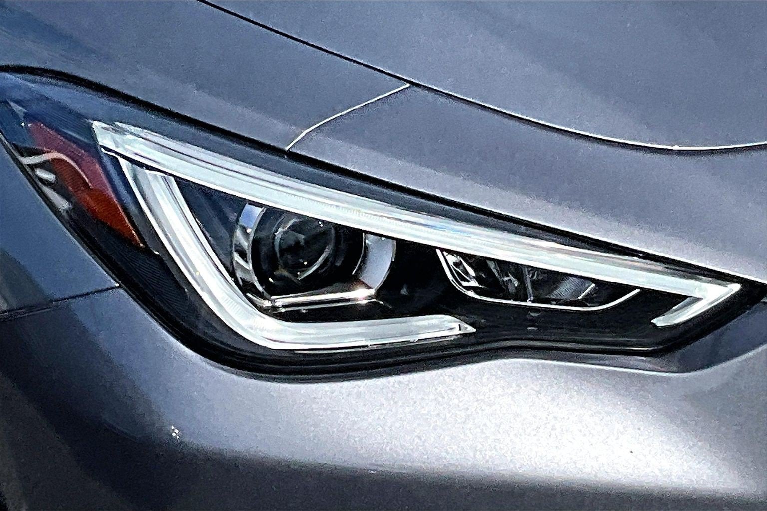 2022 INFINITI Q60 LUXE
