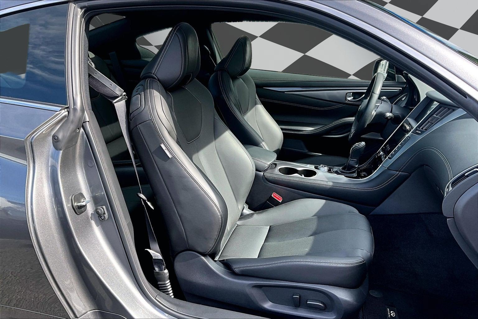 2022 INFINITI Q60 LUXE