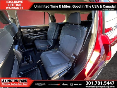 2023 Jeep Grand Cherokee L Laredo 4x4