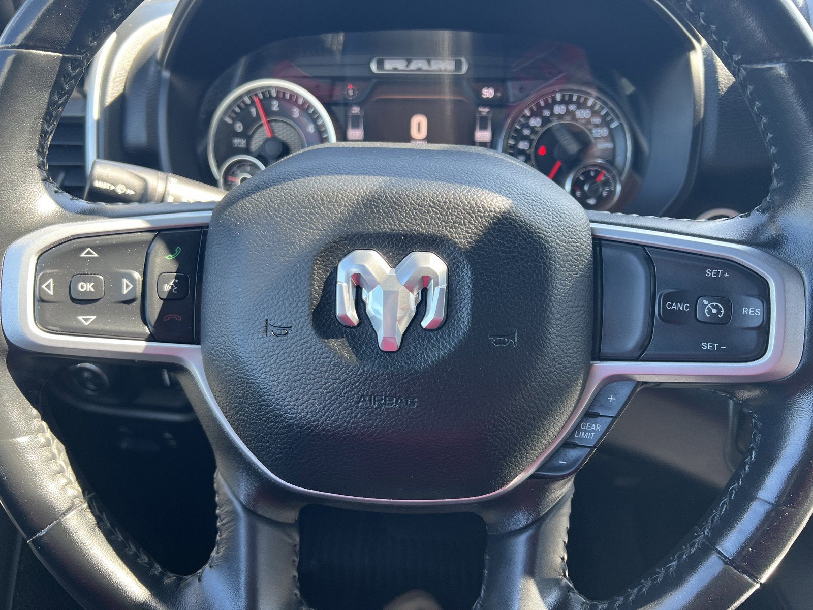 2023 RAM 1500 Big Horn Crew Cab 4x4 5'7' Box