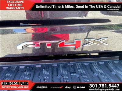 2024 GMC Sierra 2500HD 4WD Crew Cab Standard Bed AT4X