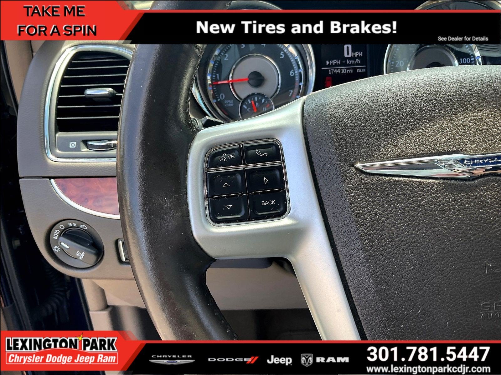 2015 Chrysler Town & Country Touring