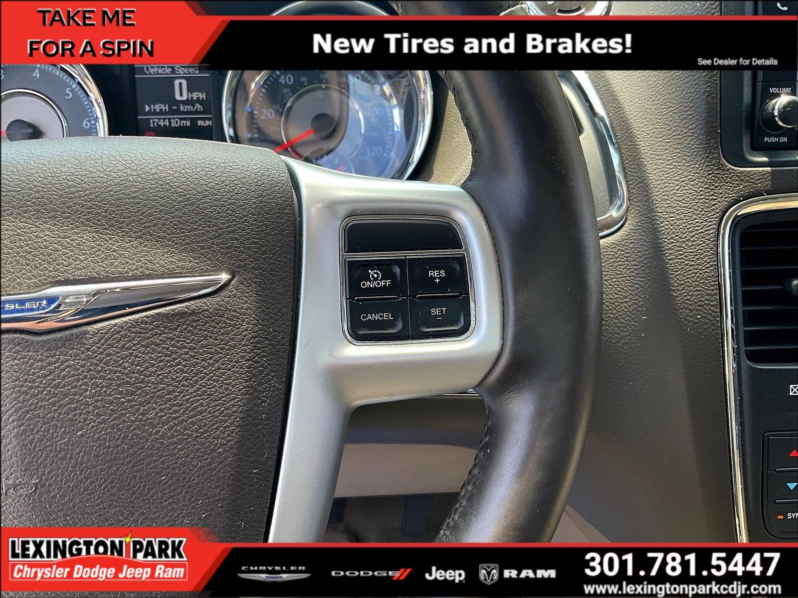 2015 Chrysler Town & Country Touring