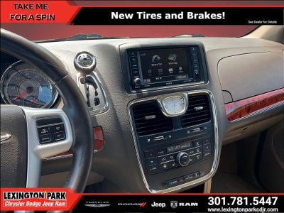 2015 Chrysler Town & Country Touring