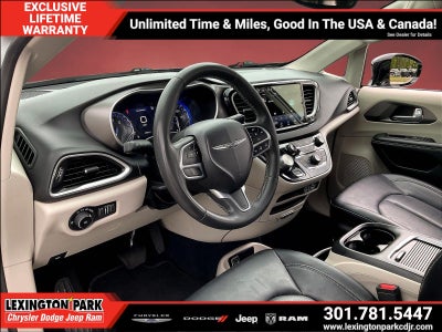 2024 Chrysler Pacifica Touring L
