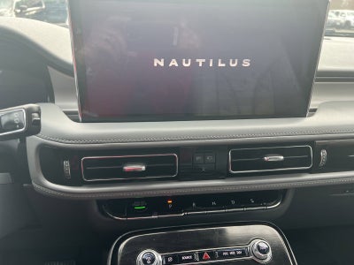 2021 Lincoln Nautilus Reserve