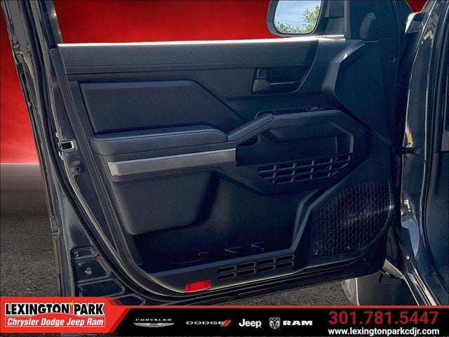 2025 Toyota Tacoma 4WD SR5