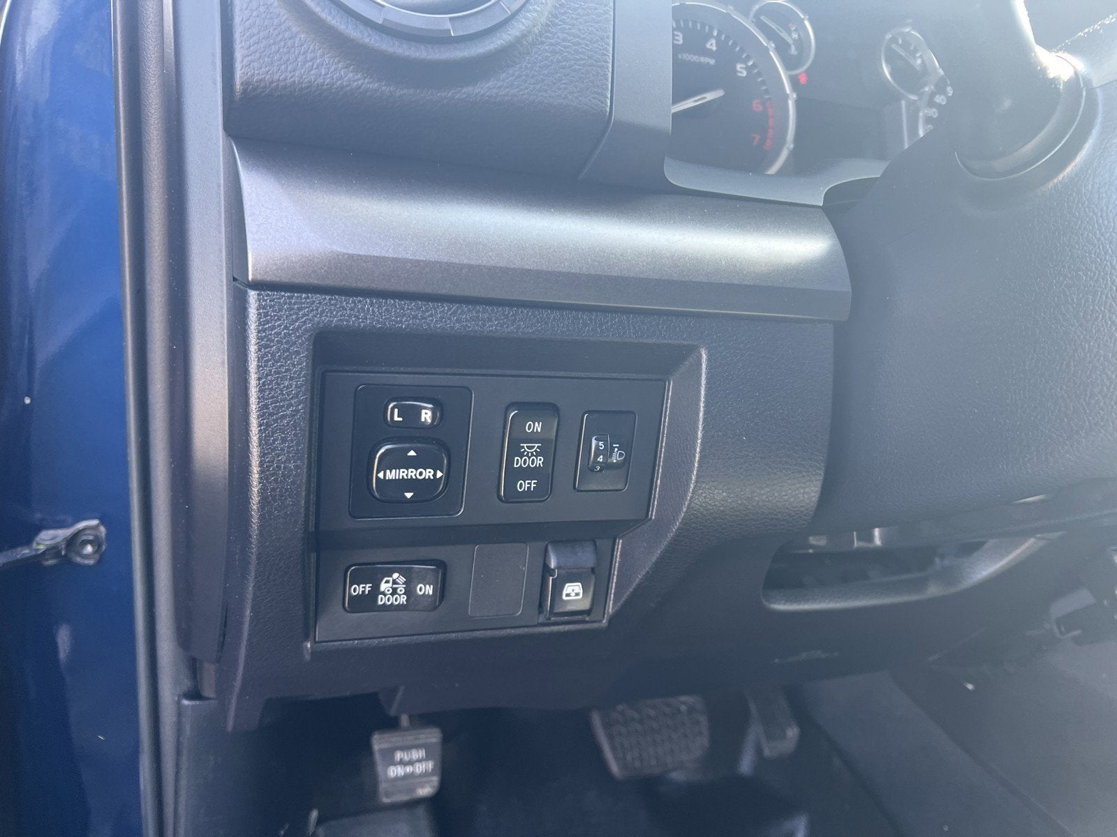 2014 Toyota Tundra SR5 5.7L V8