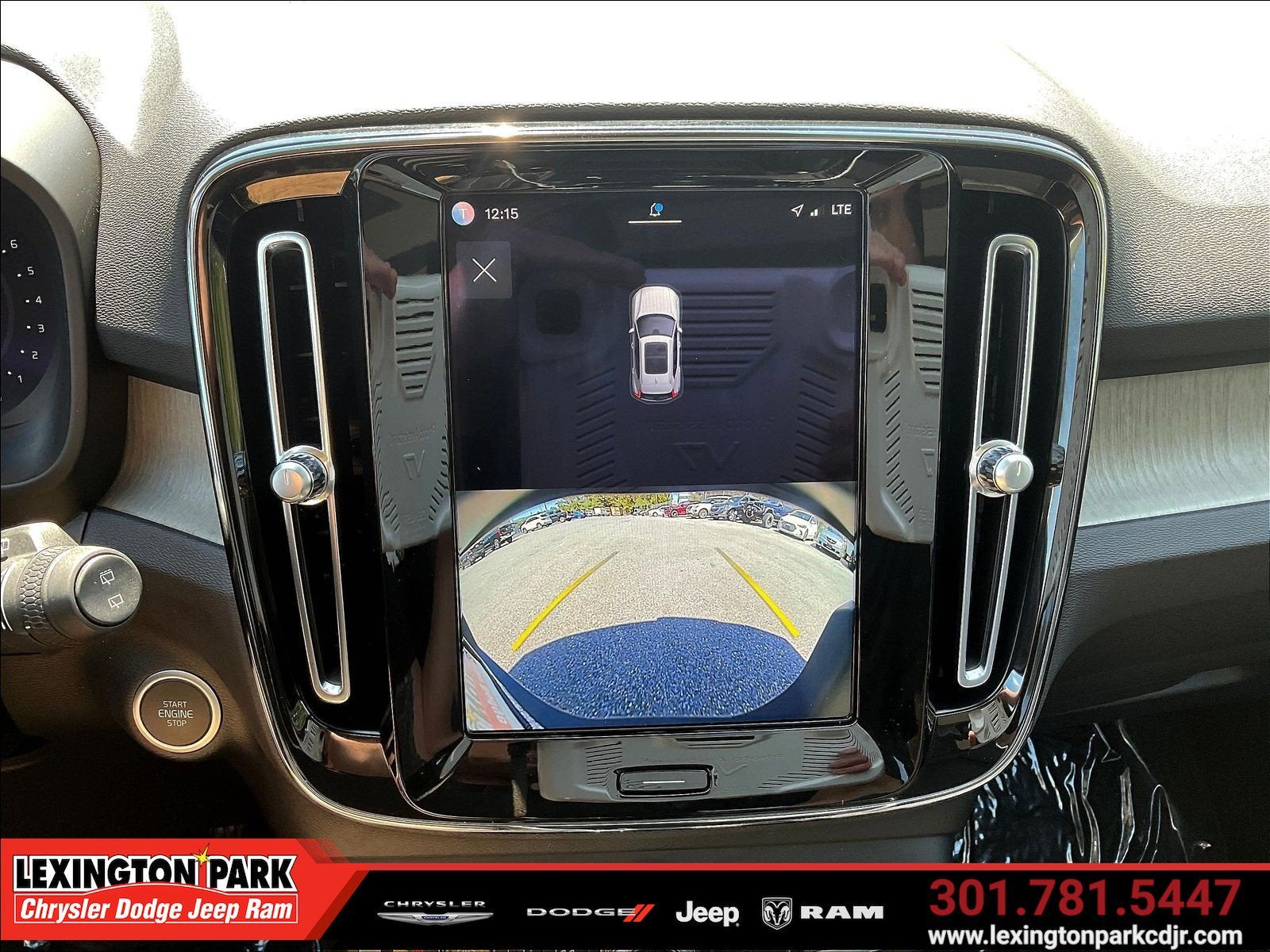 2023 Volvo XC40 B5 Ultimate Bright Theme