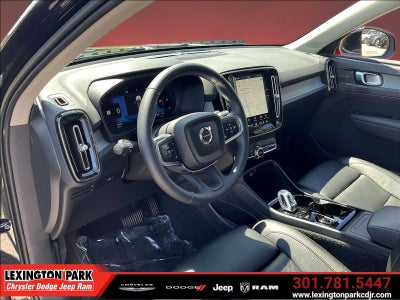 2023 Volvo XC40 B5 Ultimate Bright Theme