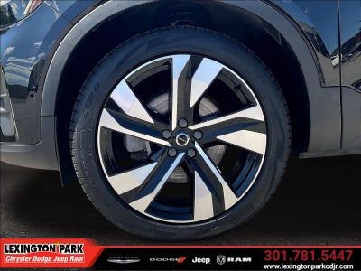 2023 Volvo XC40 B5 Ultimate Bright Theme
