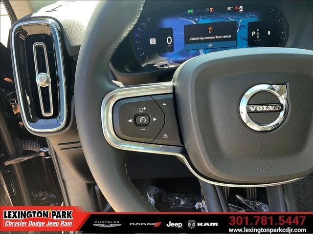 2023 Volvo XC40 B5 Ultimate Bright Theme