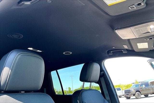 2025 Chevrolet Traverse AWD LT