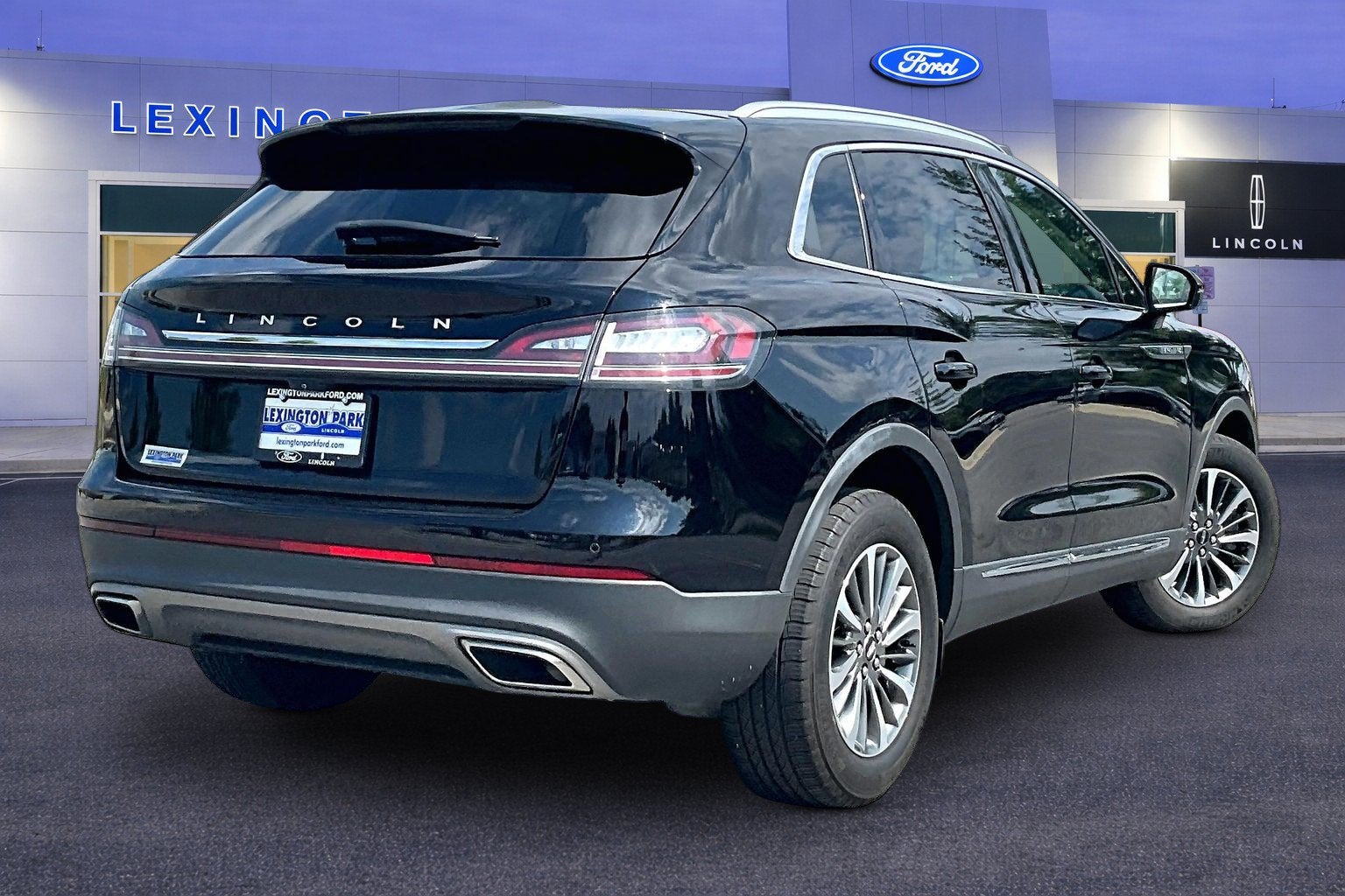 2023 Lincoln Nautilus Standard