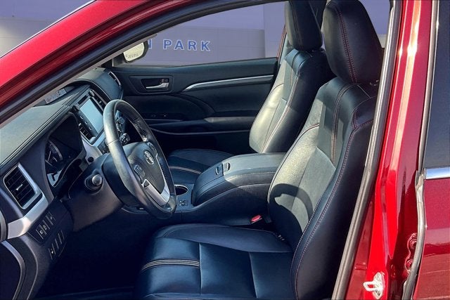 2019 Toyota Highlander Base