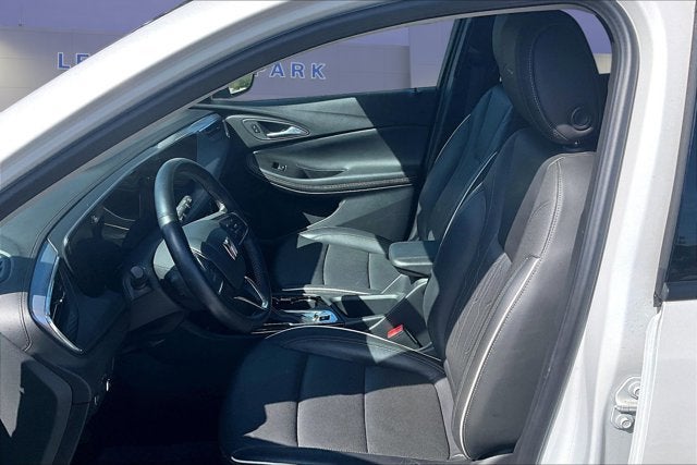 2025 Buick Encore GX Avenir
