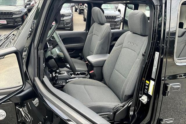 2024 Jeep Wrangler 4-Door Sahara 4x4