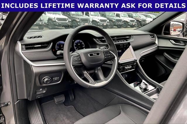 2025 Jeep Grand Cherokee Laredo X 4x4