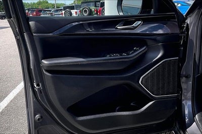 2022 Jeep Grand Cherokee L Laredo 4x2
