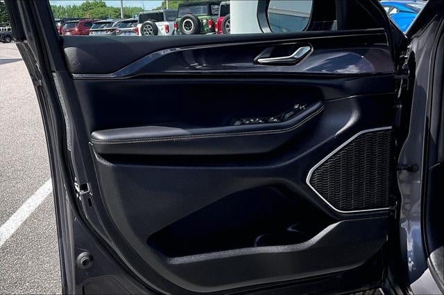 2022 Jeep Grand Cherokee L Laredo 4x2