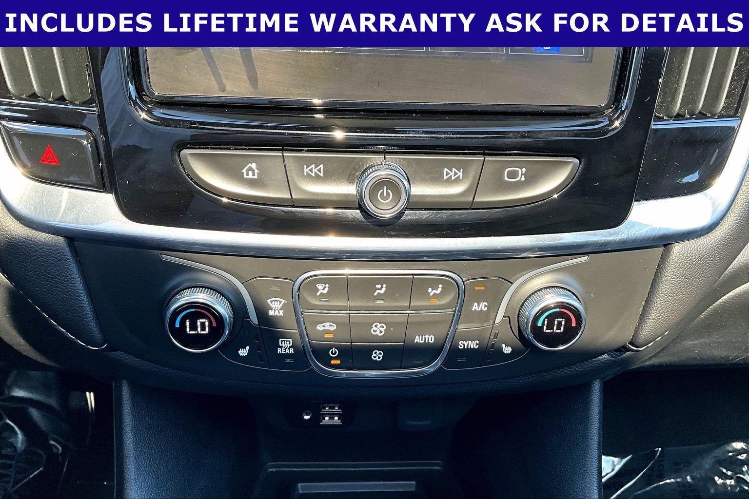 2023 Chevrolet Traverse AWD LT Leather