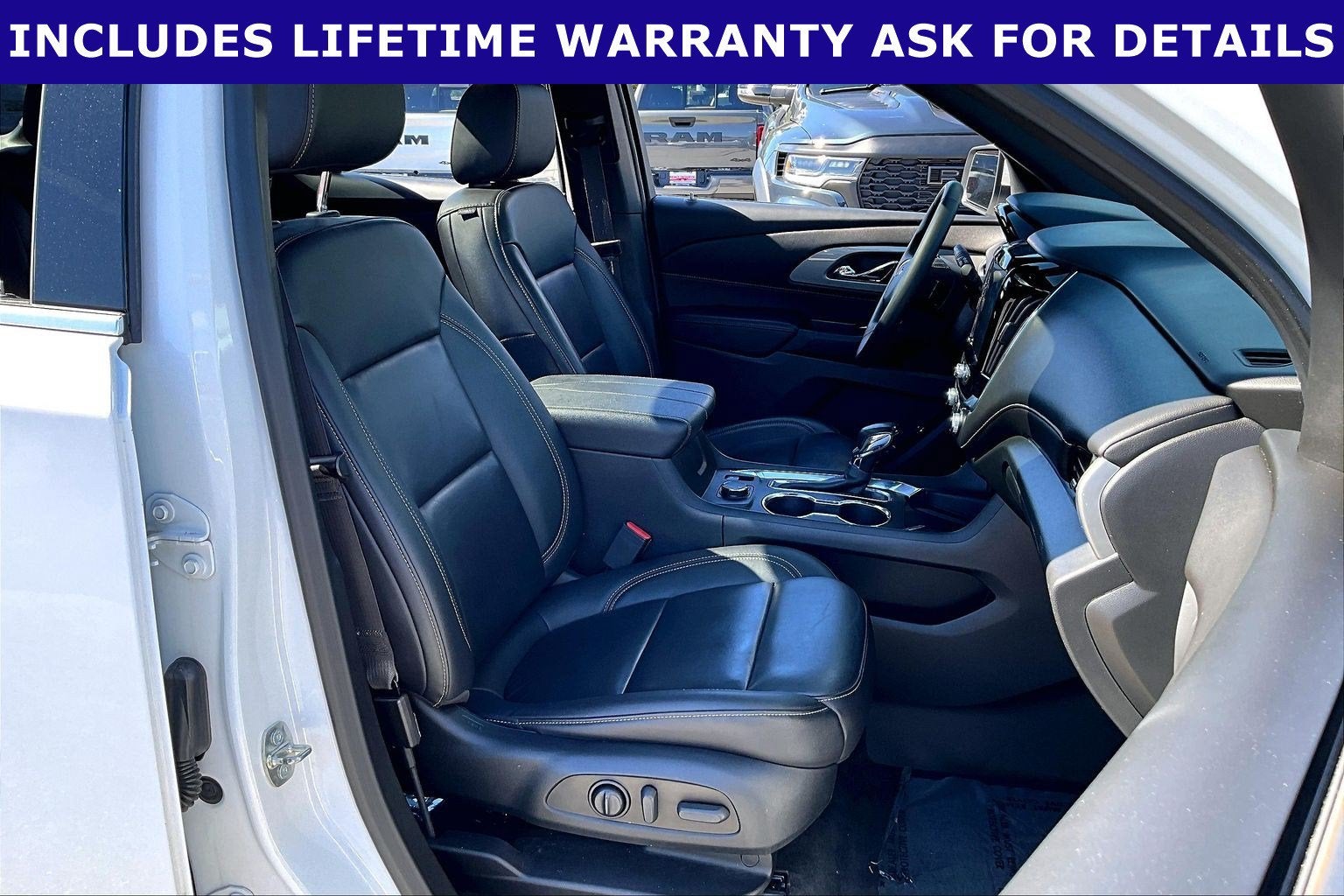 2023 Chevrolet Traverse AWD LT Leather