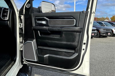 2020 RAM 3500 Laramie Crew Cab 4x4 8' Box