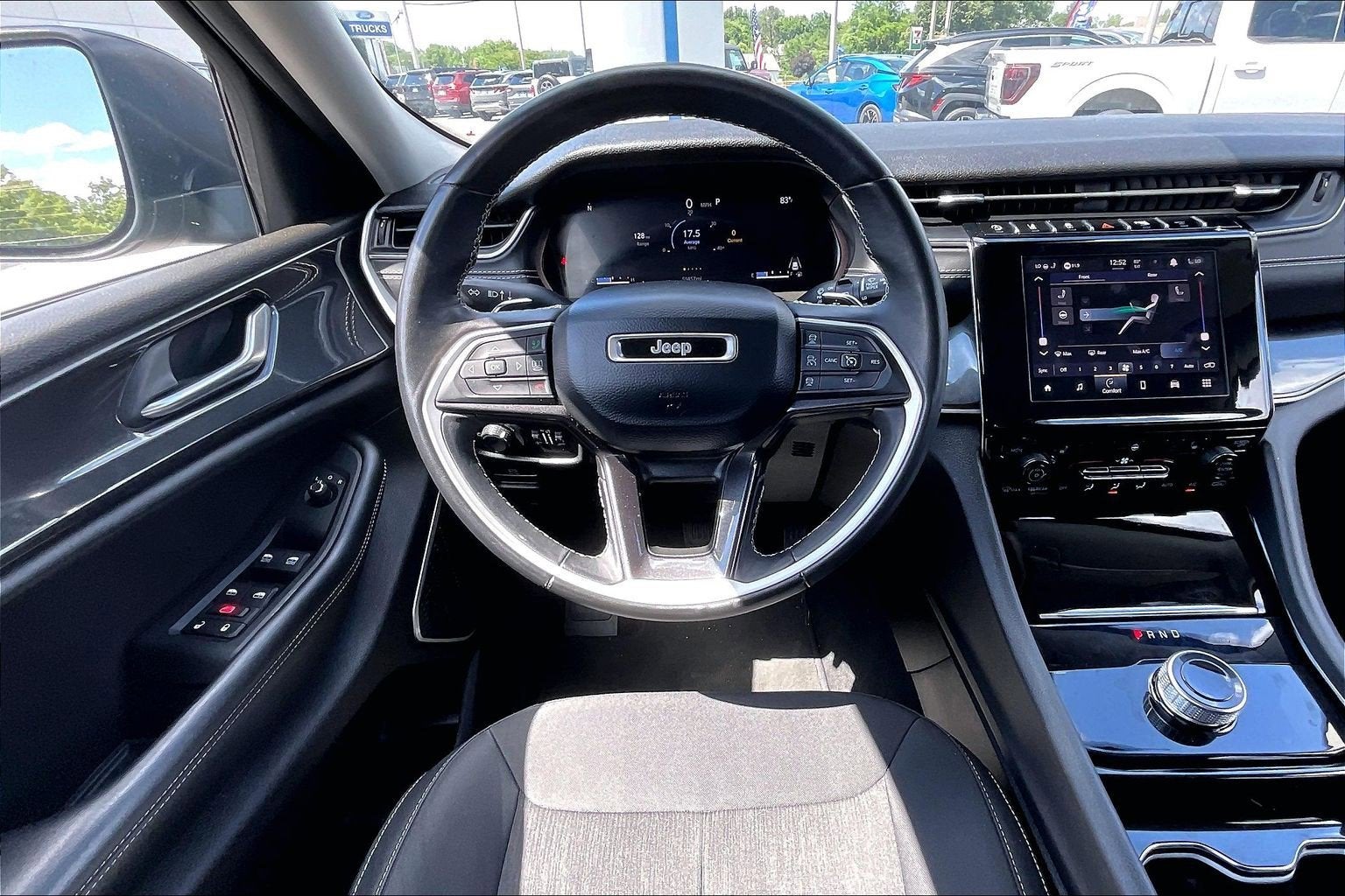 2022 Jeep Grand Cherokee L Laredo