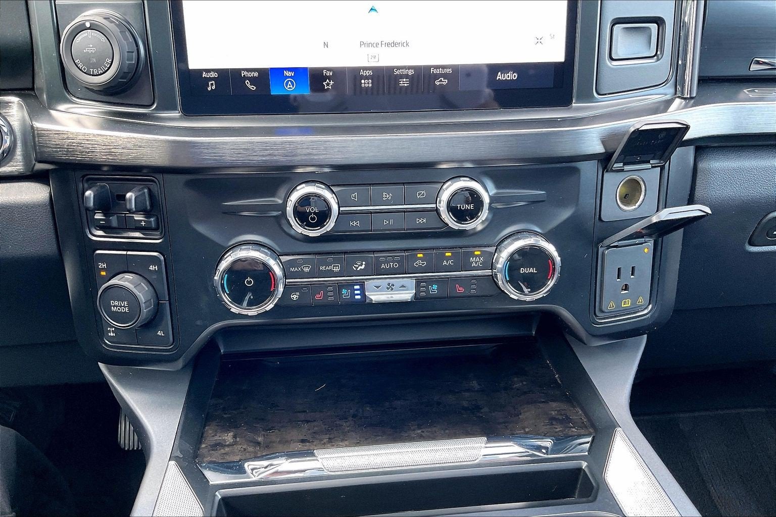 2024 Ford Super Duty F-350 SRW LARIAT