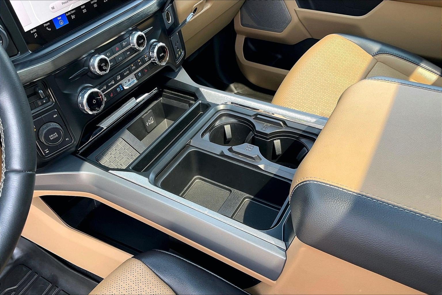 2025 Ford Super Duty F-350 SRW LARIAT