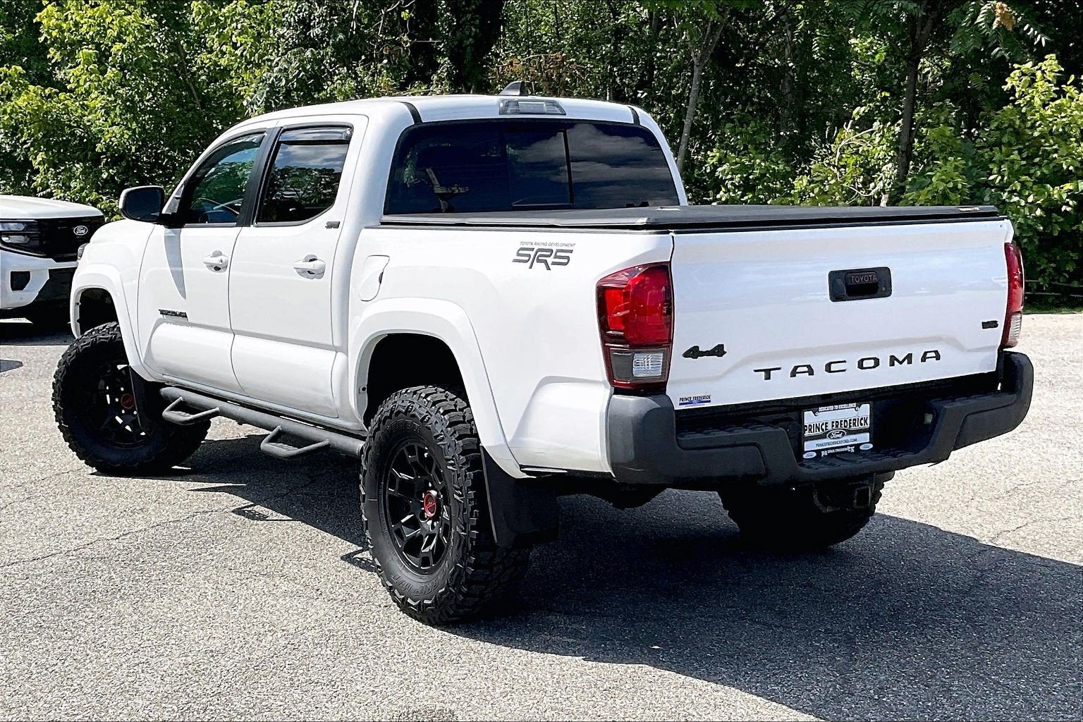 2022 Toyota Tacoma 4WD SR5