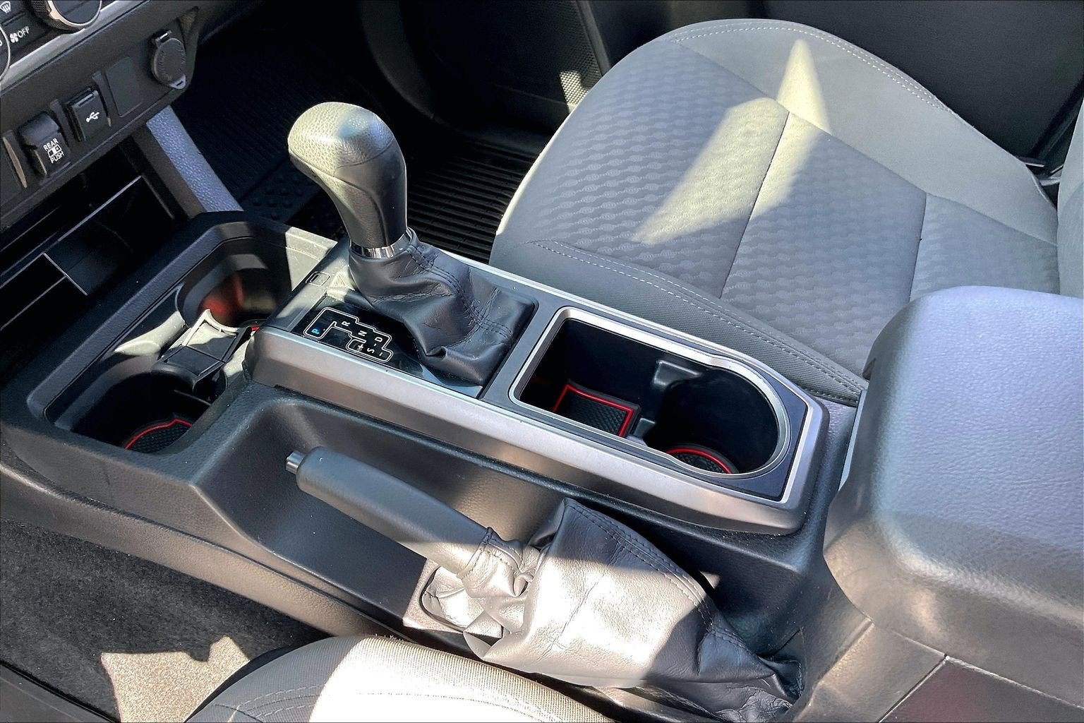 2022 Toyota Tacoma 4WD SR5