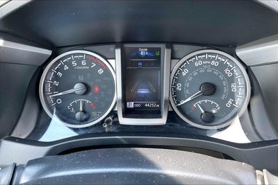 2022 Toyota Tacoma 4WD SR5