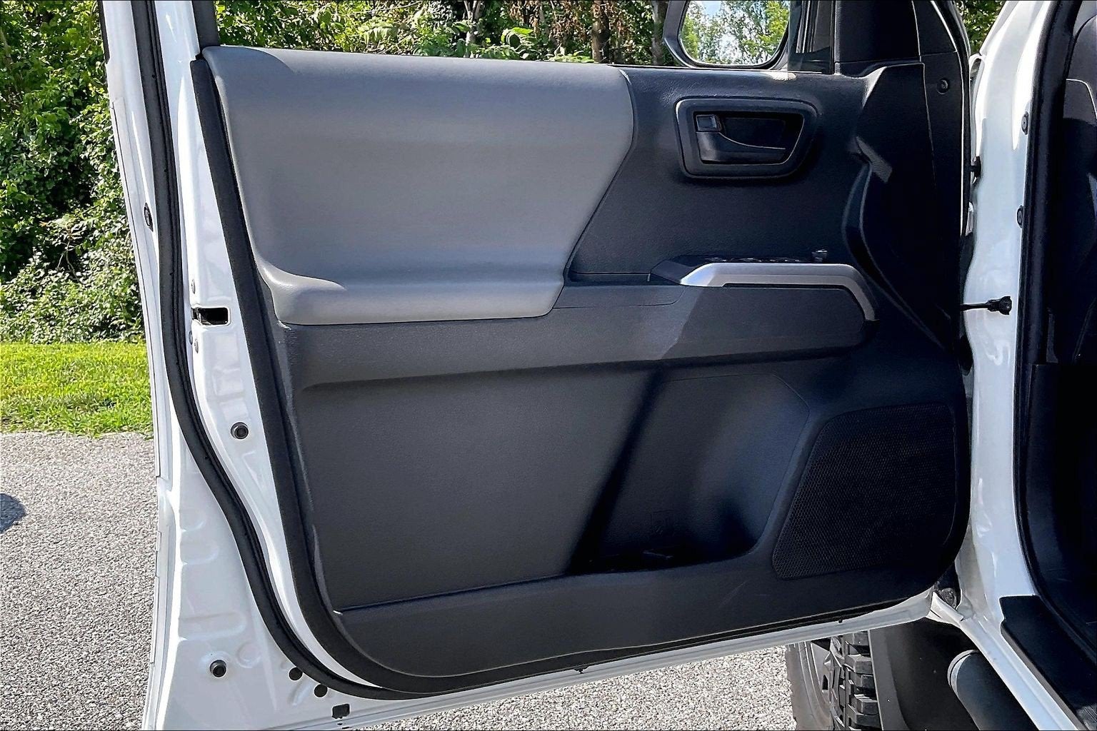 2022 Toyota Tacoma 4WD SR5