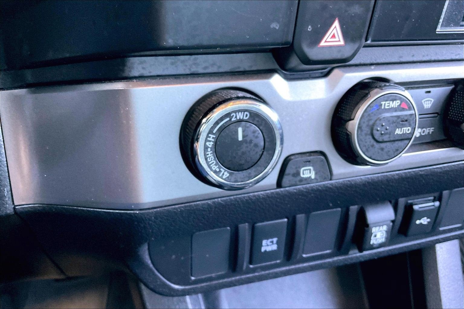 2022 Toyota Tacoma 4WD SR5